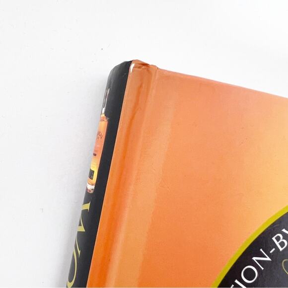 A Nation by Nation Guide to The Best World Whiskey Coffee Table Book 8 x 9.5 - Picture 5 of 16